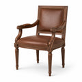 Poltrona classica marrone con braccioli in legno e rivestimento effetto pelle, 68 × 72 × 103 cm